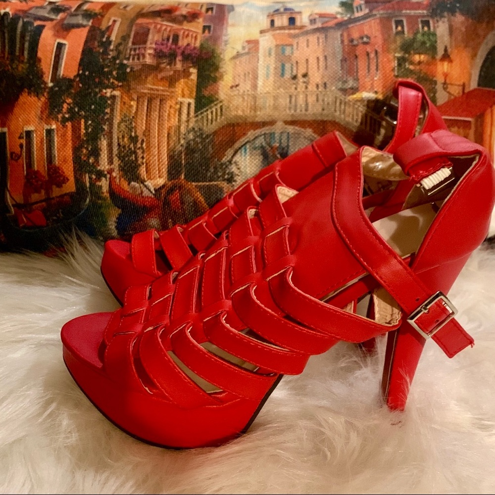 Pretty Red Heels 👠.